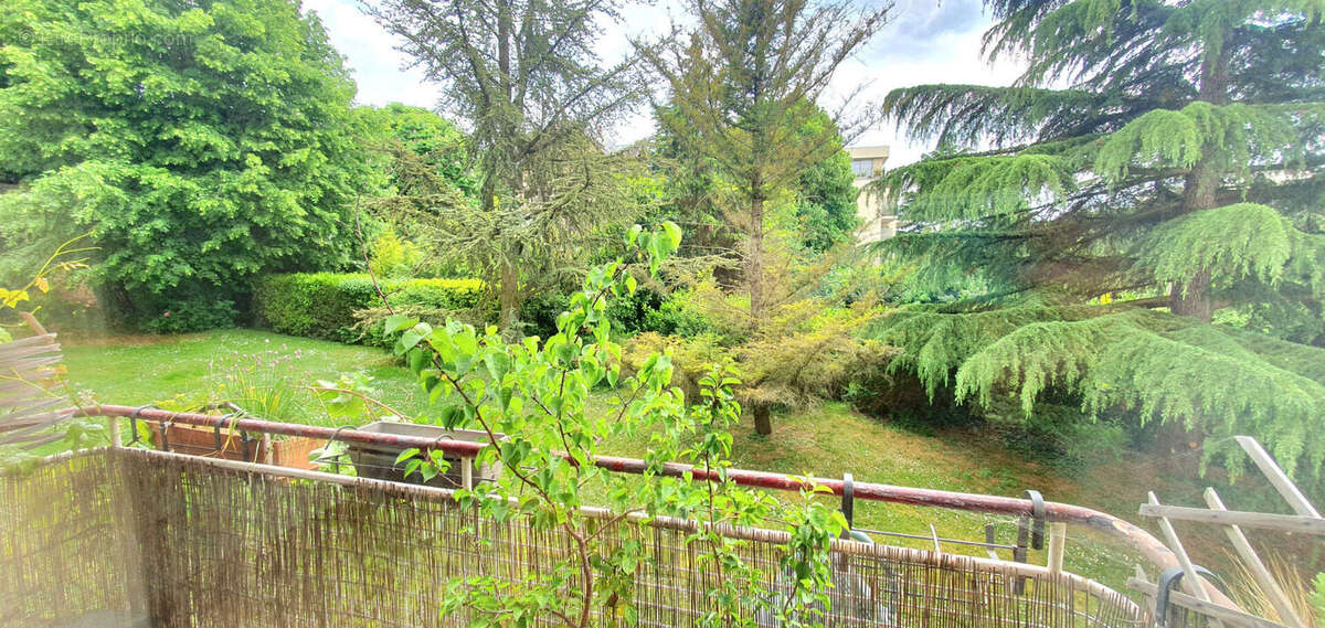 Appartement à L&#039;HAY-LES-ROSES