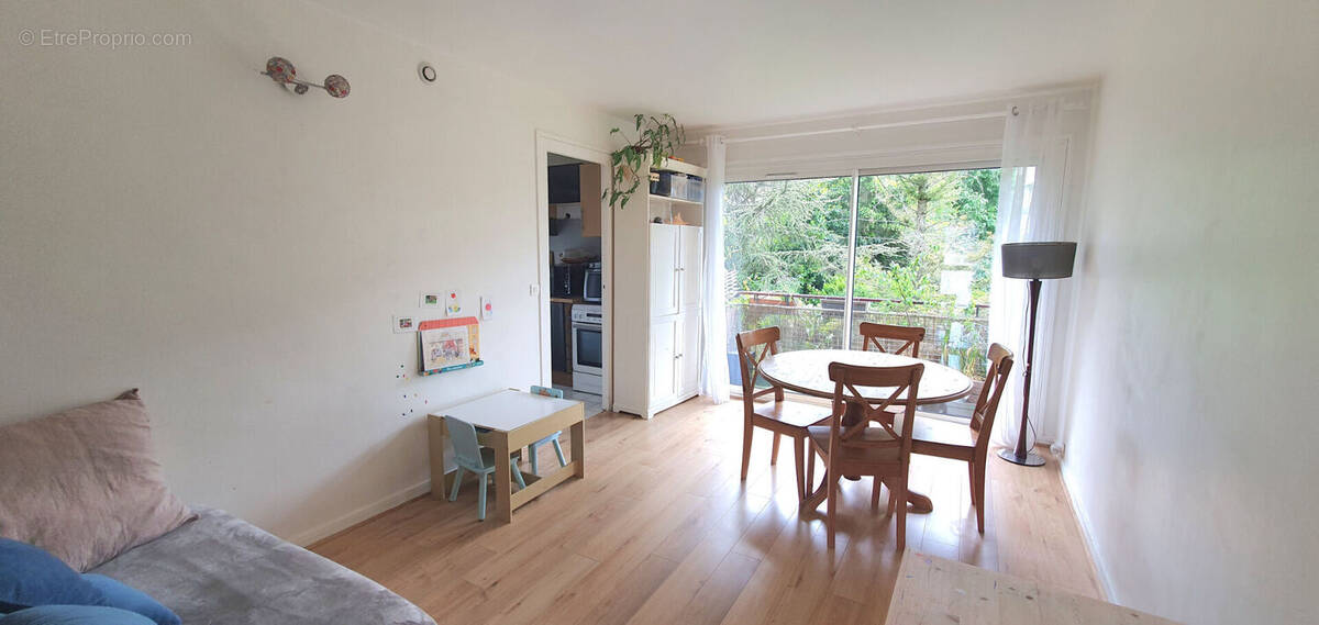 Appartement à L&#039;HAY-LES-ROSES