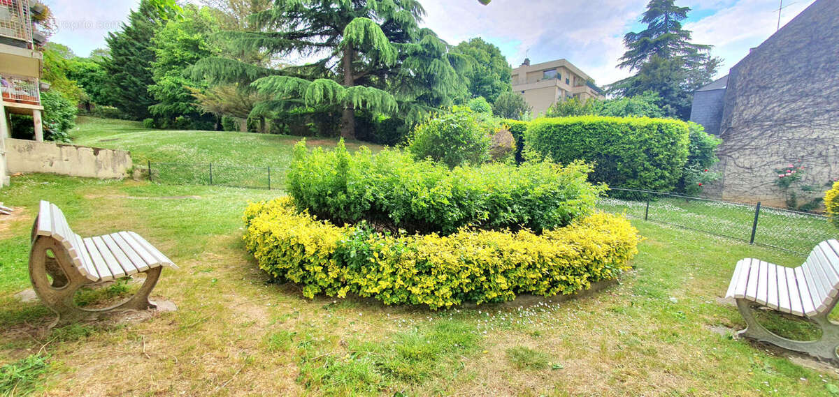 Appartement à L&#039;HAY-LES-ROSES