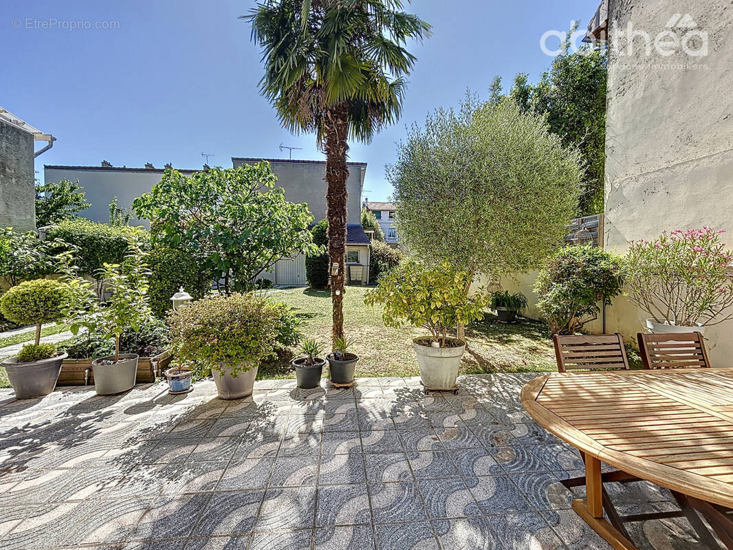 Maison à CHOISY-LE-ROI