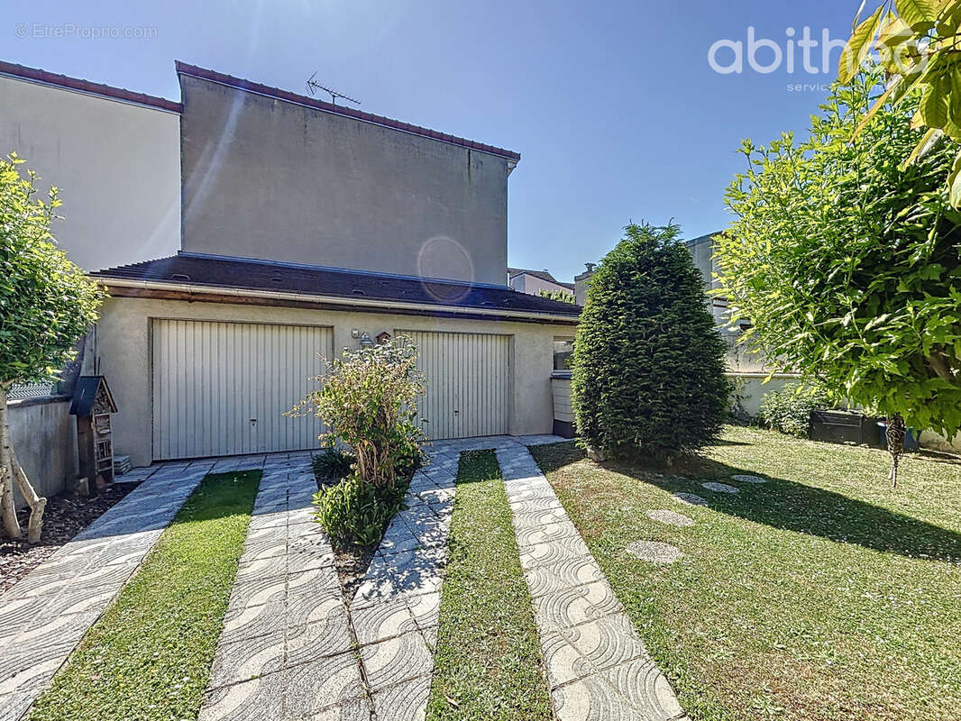 Maison à CHOISY-LE-ROI