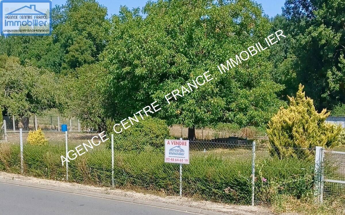 Terrain à PLAIMPIED-GIVAUDINS