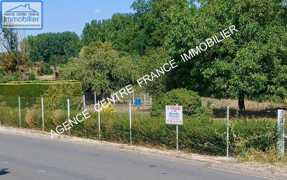 Terrain à PLAIMPIED-GIVAUDINS