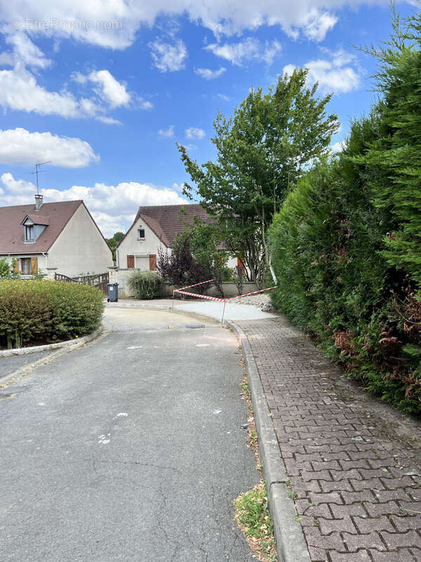 Terrain à SARCELLES