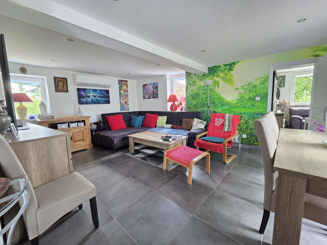 Maison à SAINT-PIERRE-LAVAL