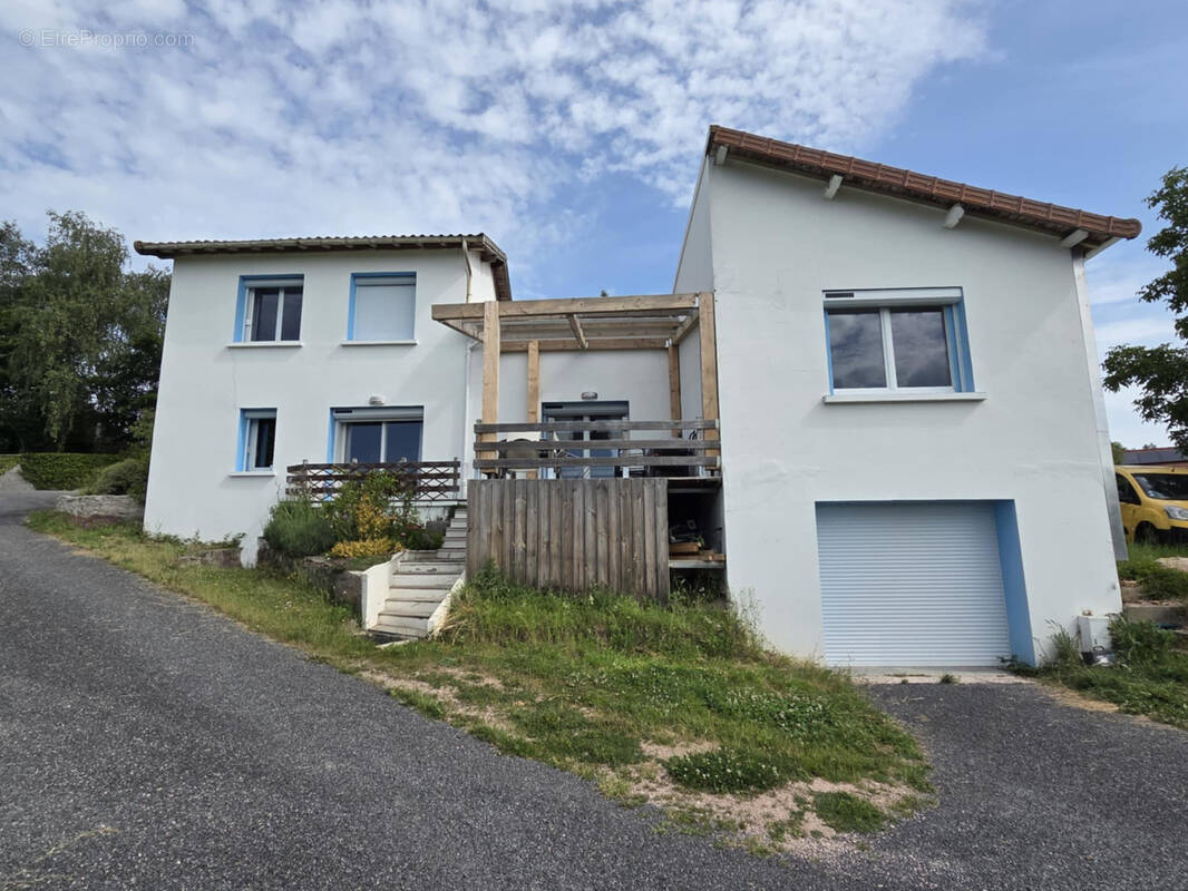 Maison à SAINT-PIERRE-LAVAL