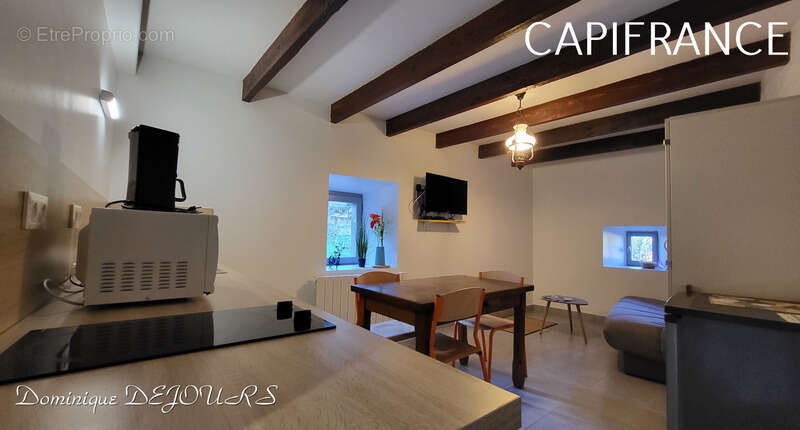 Maison à SAINT-SAUVEUR-DE-MONTAGUT