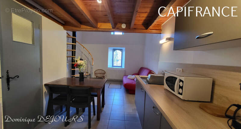 Maison à SAINT-SAUVEUR-DE-MONTAGUT