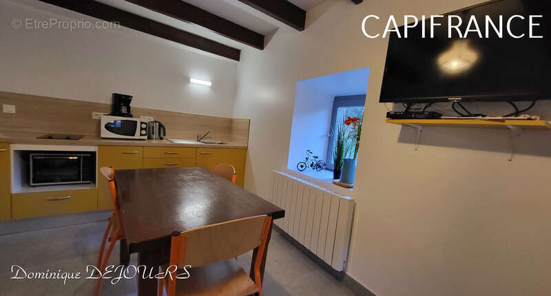 Maison à SAINT-SAUVEUR-DE-MONTAGUT