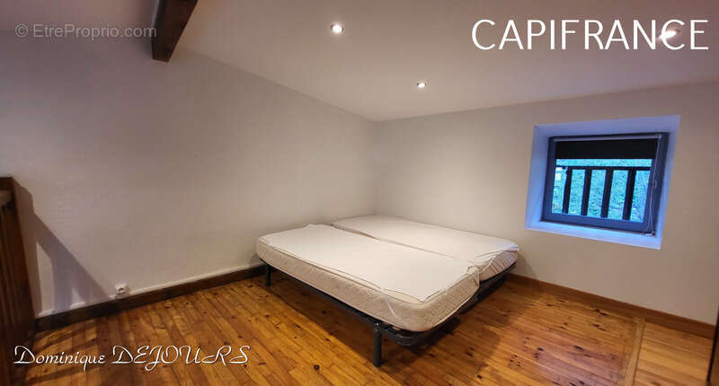 Maison à SAINT-SAUVEUR-DE-MONTAGUT