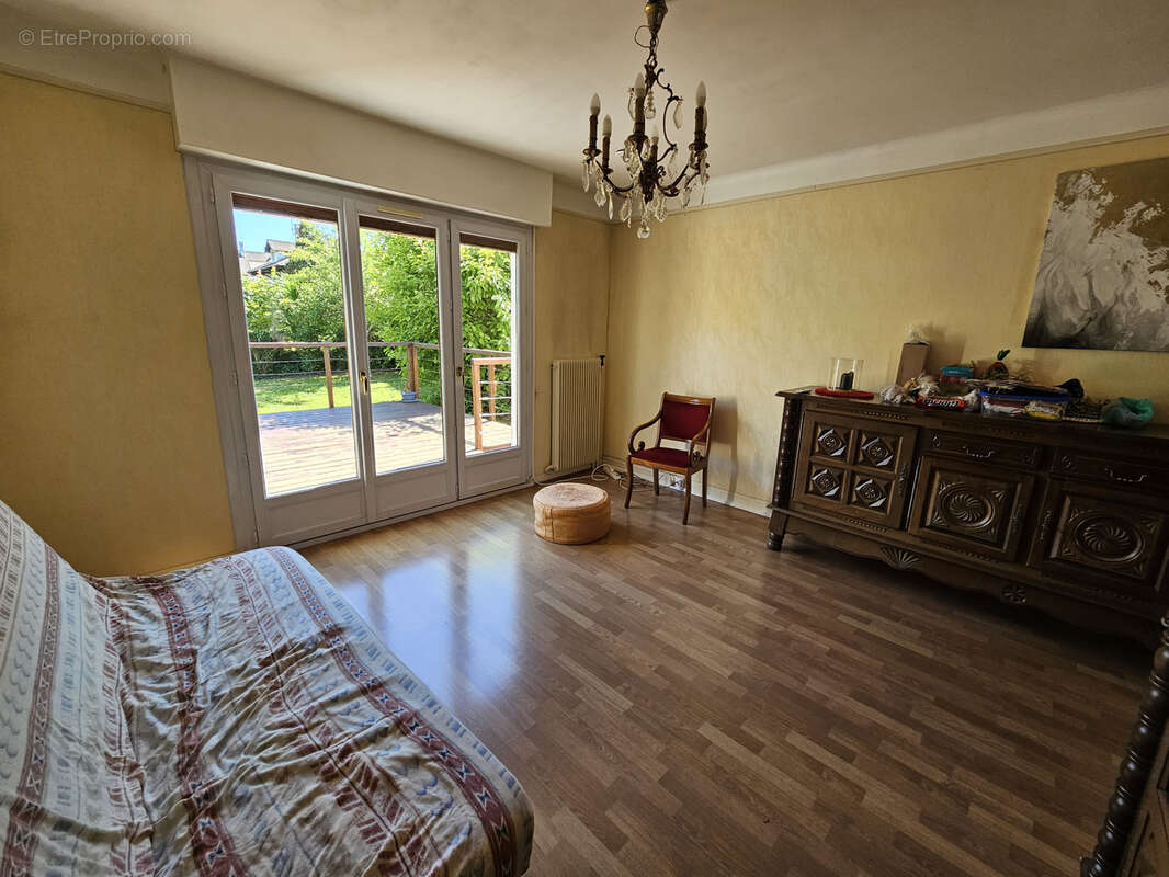 Maison à SAINT-REMY-LES-CHEVREUSE