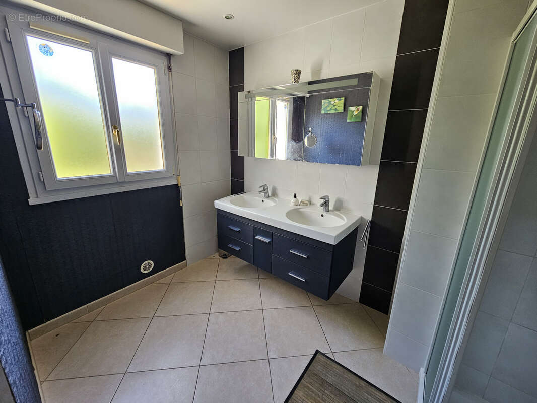 Maison à SAINT-REMY-LES-CHEVREUSE