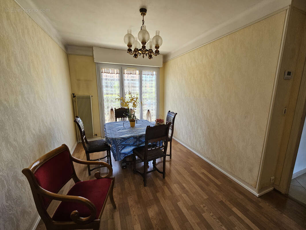 Maison à SAINT-REMY-LES-CHEVREUSE