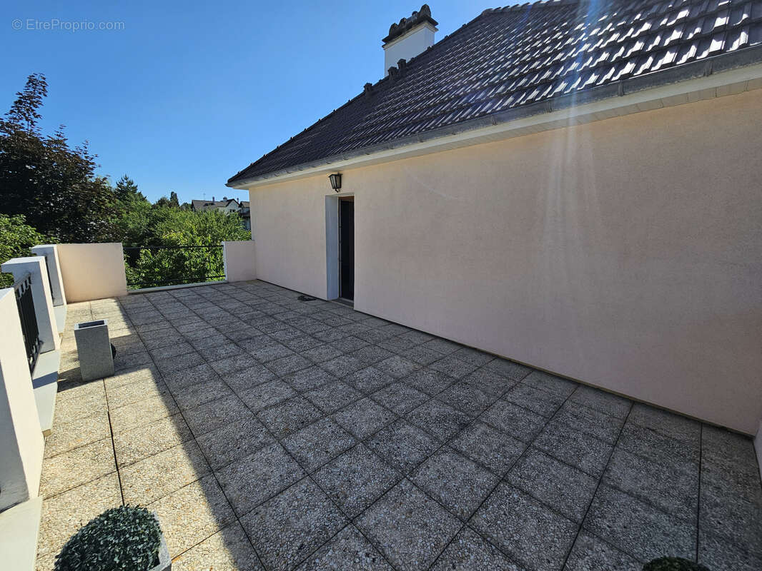 Maison à SAINT-REMY-LES-CHEVREUSE