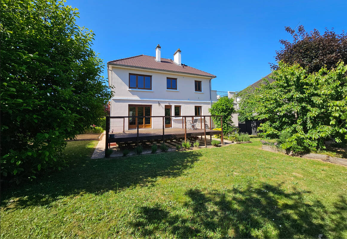 Maison à SAINT-REMY-LES-CHEVREUSE