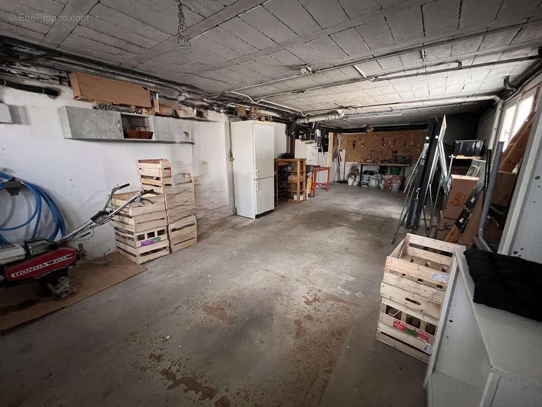 Maison à AILLANT-SUR-THOLON