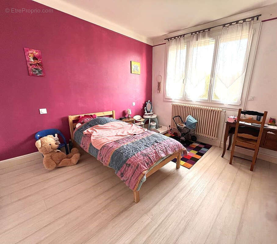 Maison à AILLANT-SUR-THOLON