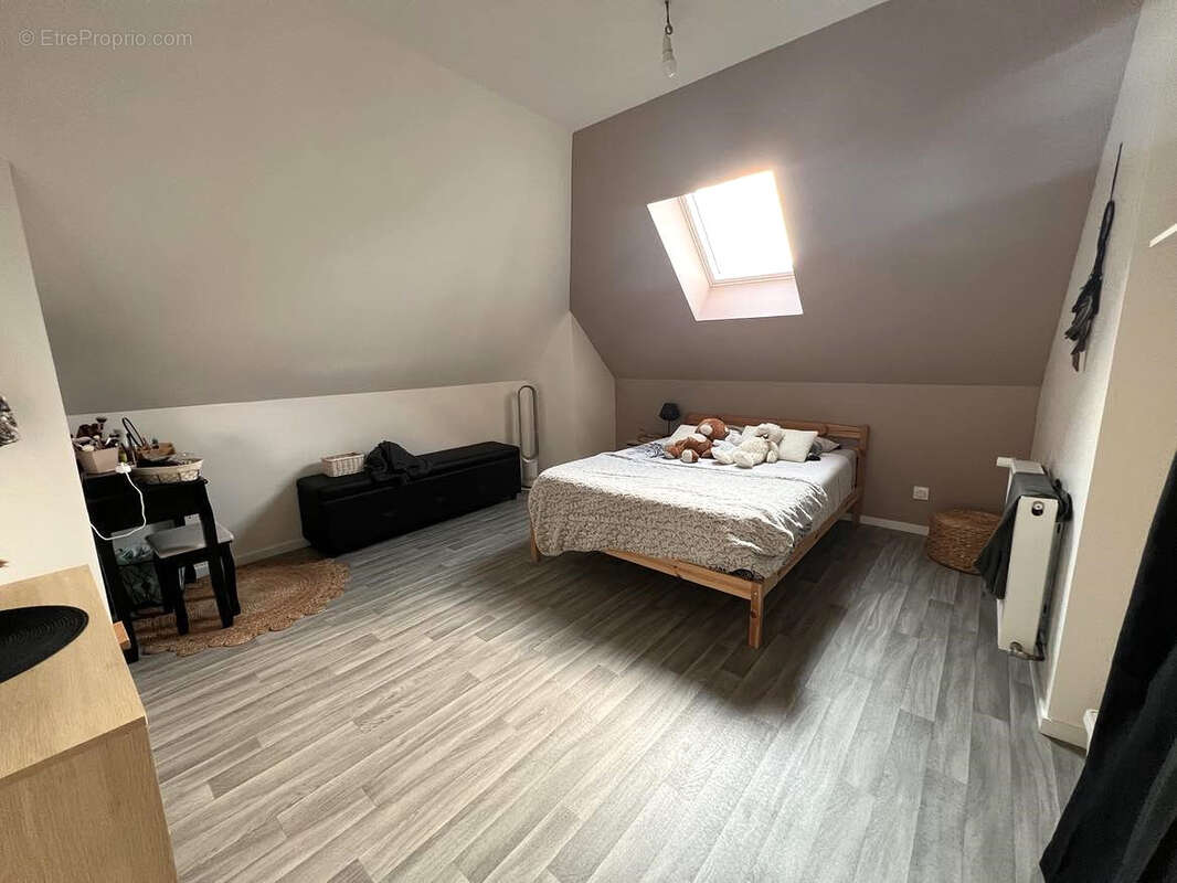 Maison à AILLANT-SUR-THOLON