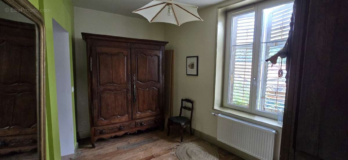 Maison à CHARMES-LA-COTE