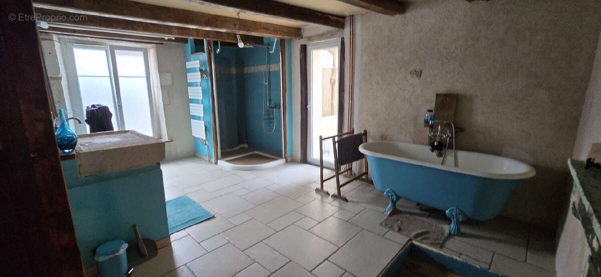 Maison à CHARMES-LA-COTE