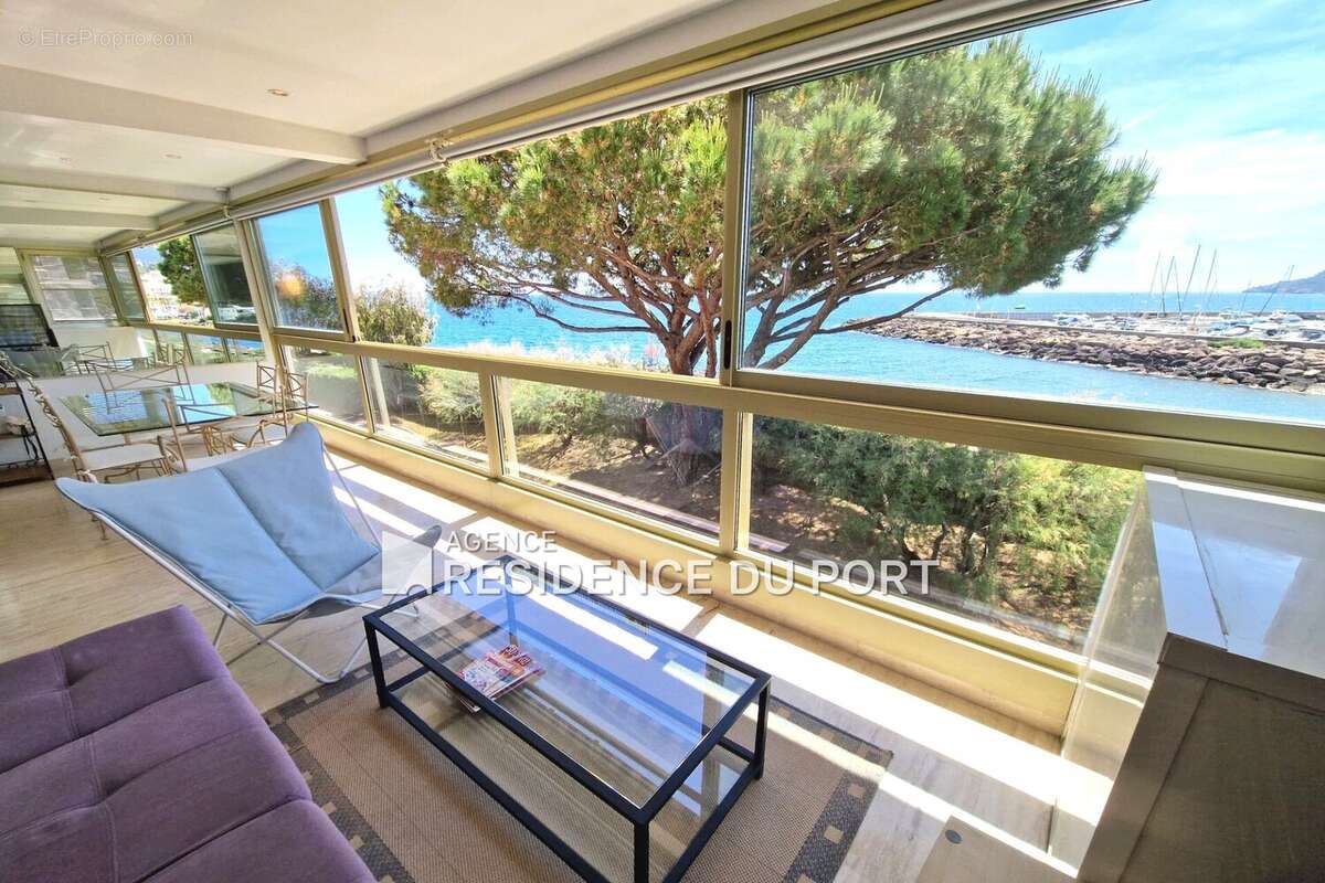 Appartement à MANDELIEU-LA-NAPOULE