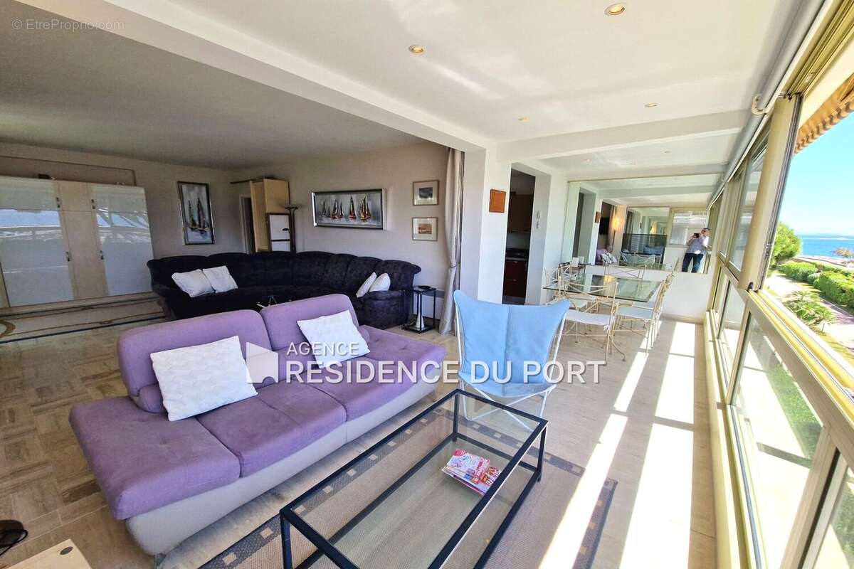 Appartement à MANDELIEU-LA-NAPOULE