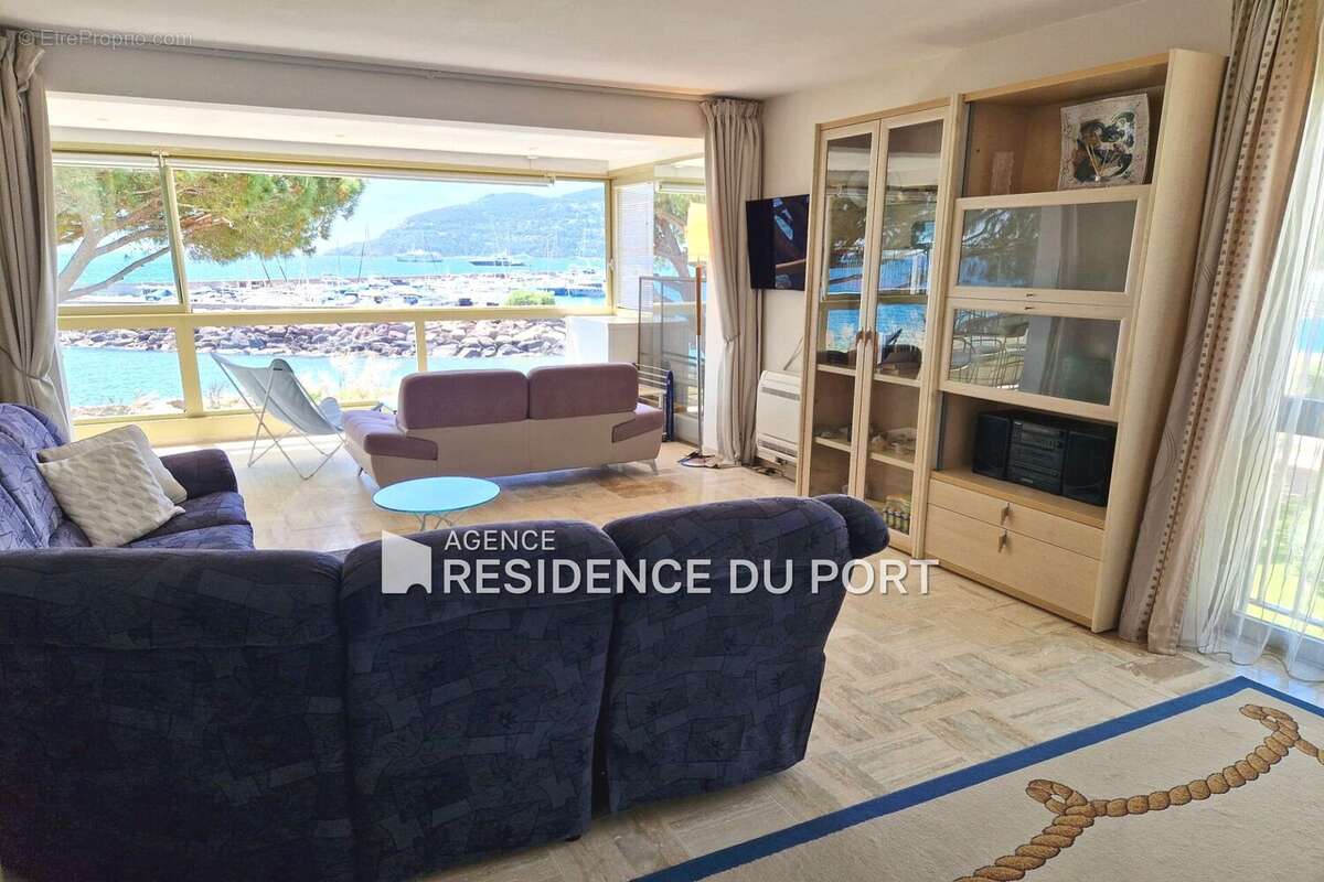 Appartement à MANDELIEU-LA-NAPOULE