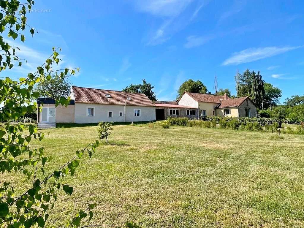 Maison à DUN-LES-PLACES