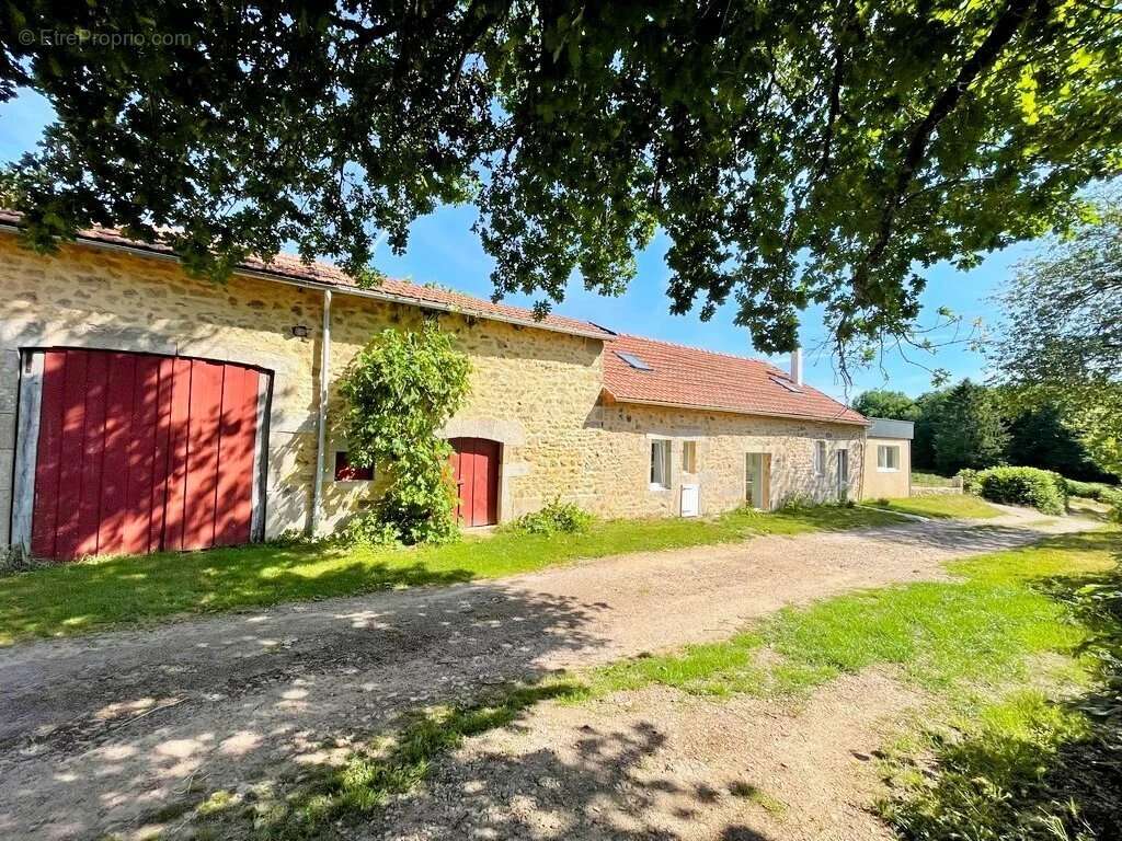 Maison à DUN-LES-PLACES