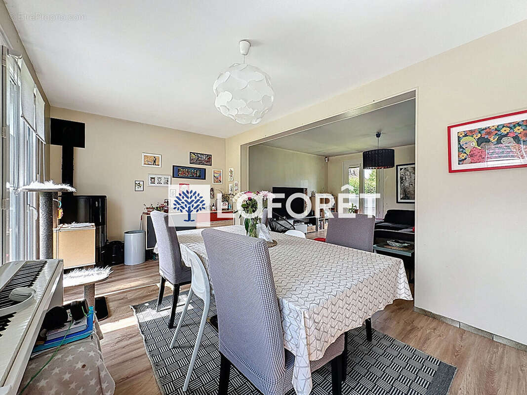 Maison à FRANQUEVILLE-SAINT-PIERRE