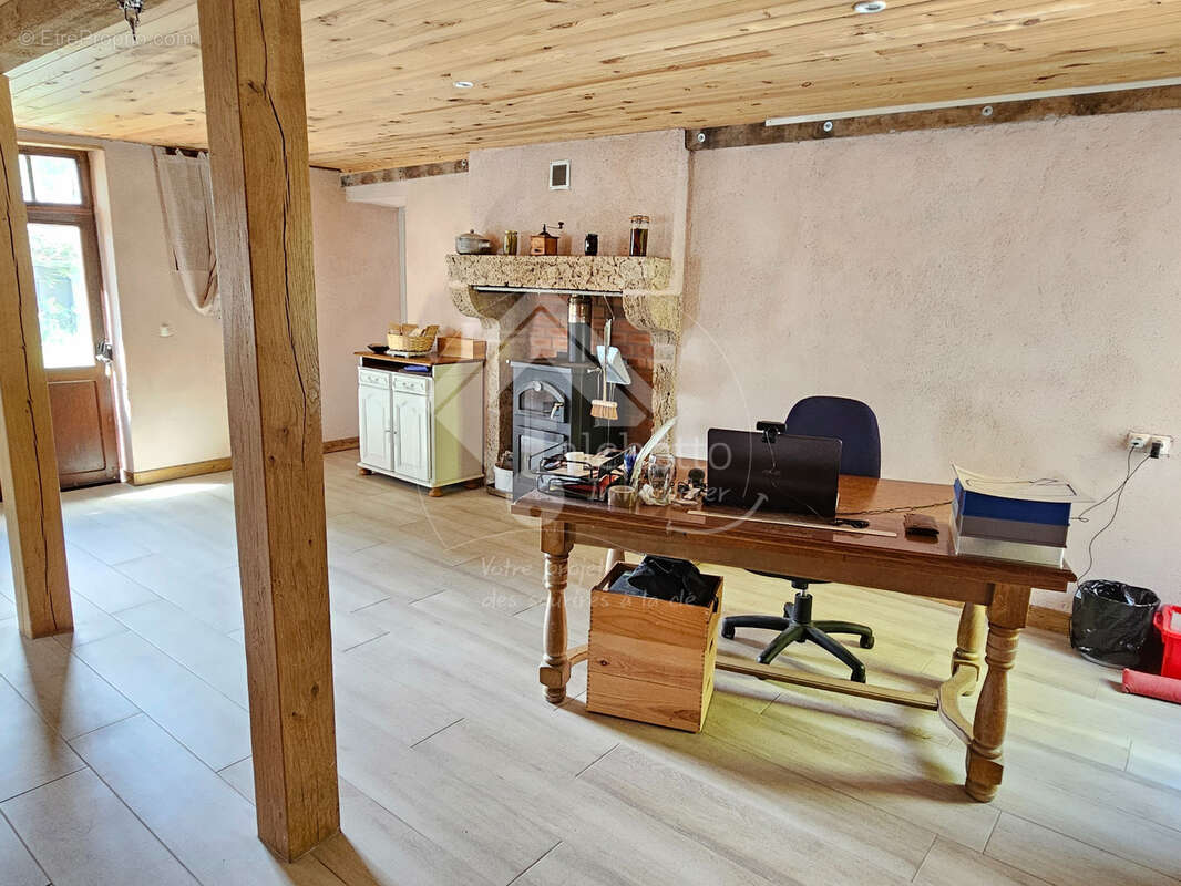 Maison à JALIGNY-SUR-BESBRE