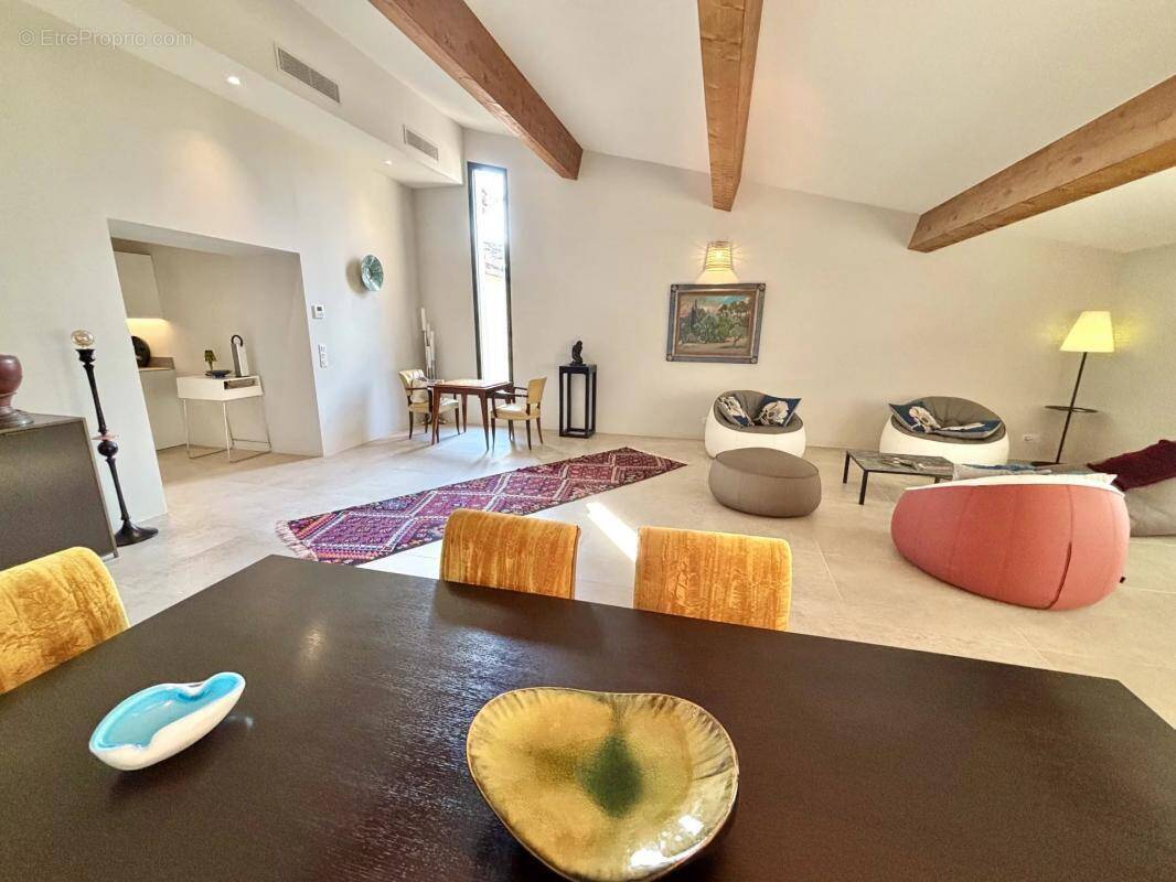 Appartement à VALBONNE