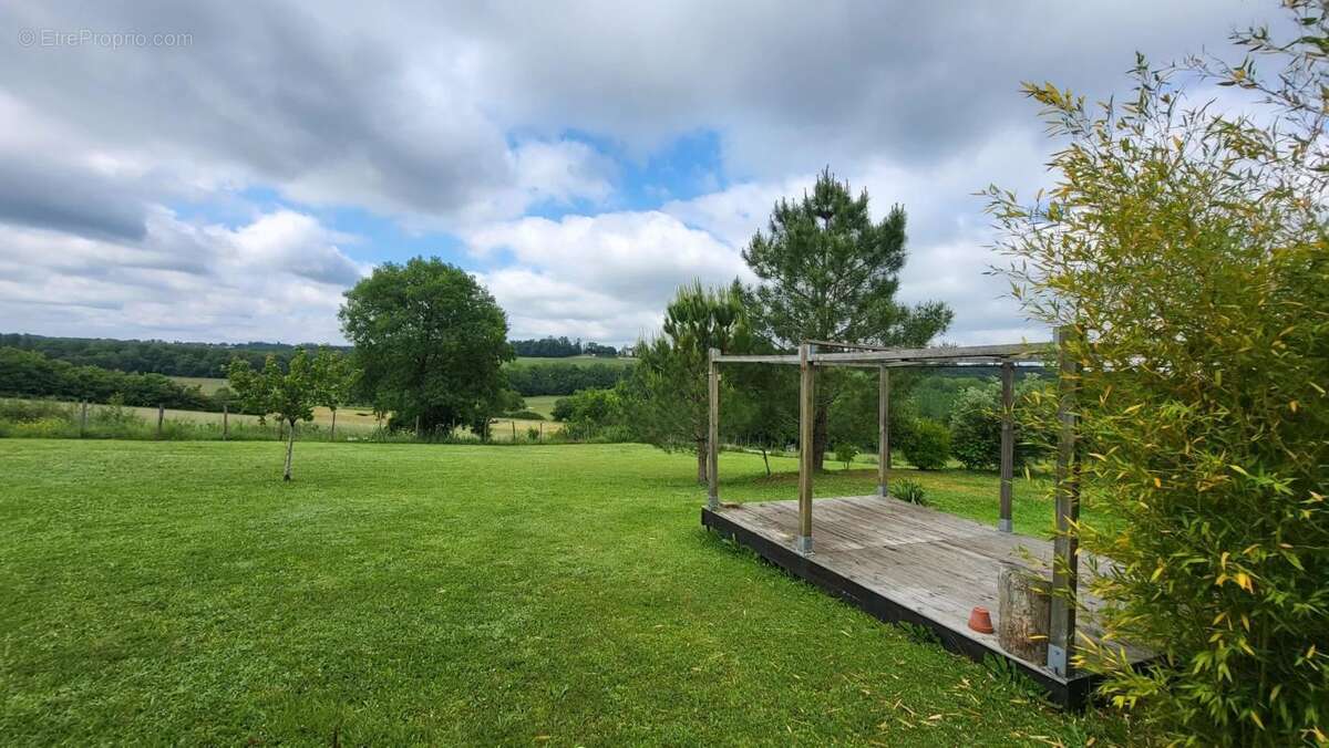 Maison à RAZAC-DE-SAUSSIGNAC