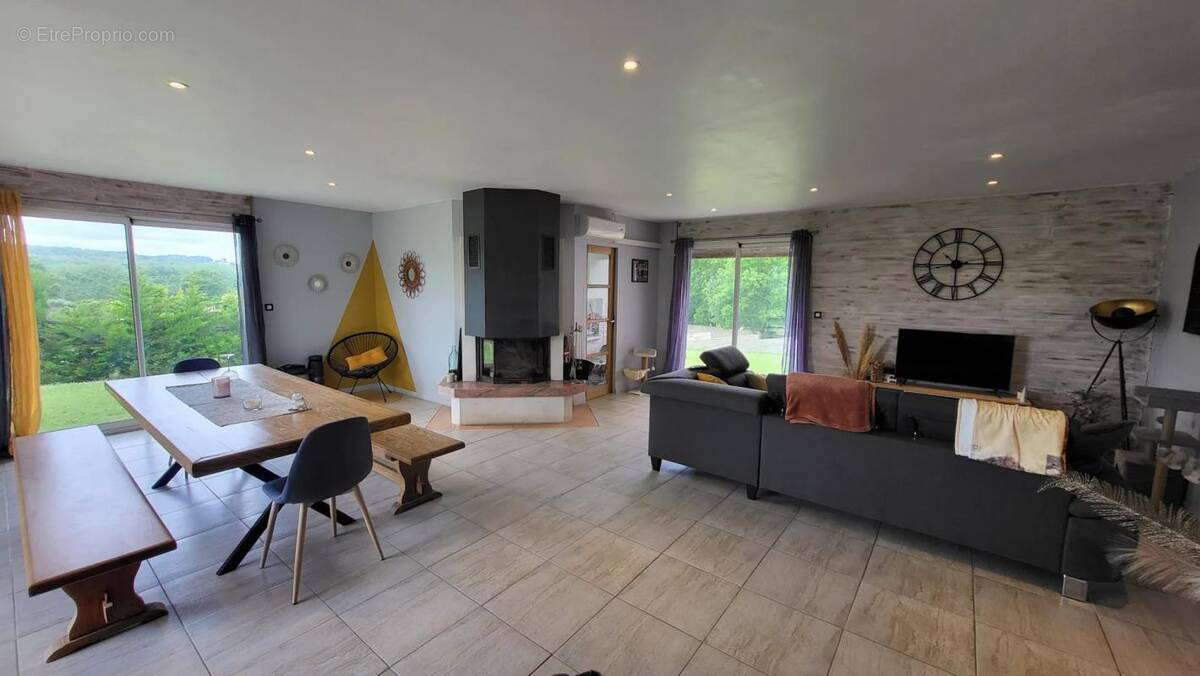 Maison à RAZAC-DE-SAUSSIGNAC