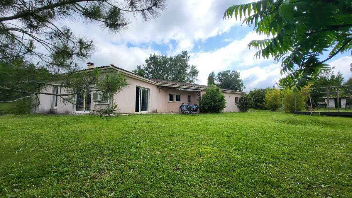 Maison à RAZAC-DE-SAUSSIGNAC