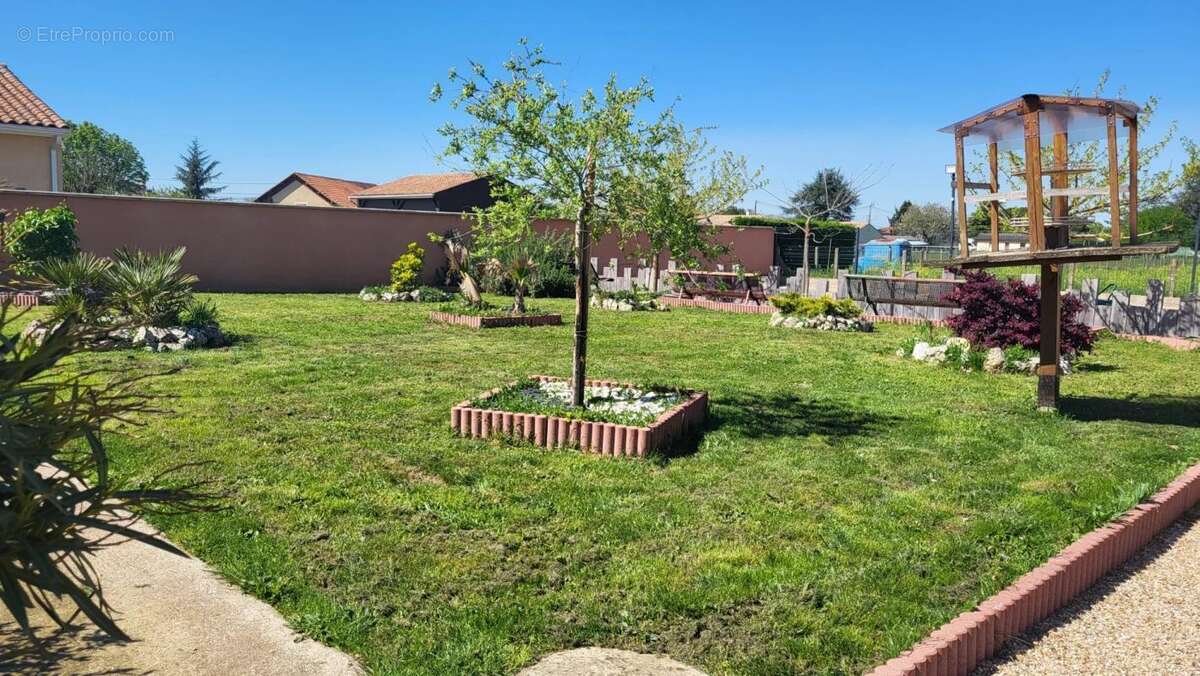 Maison à LAMONZIE-SAINT-MARTIN