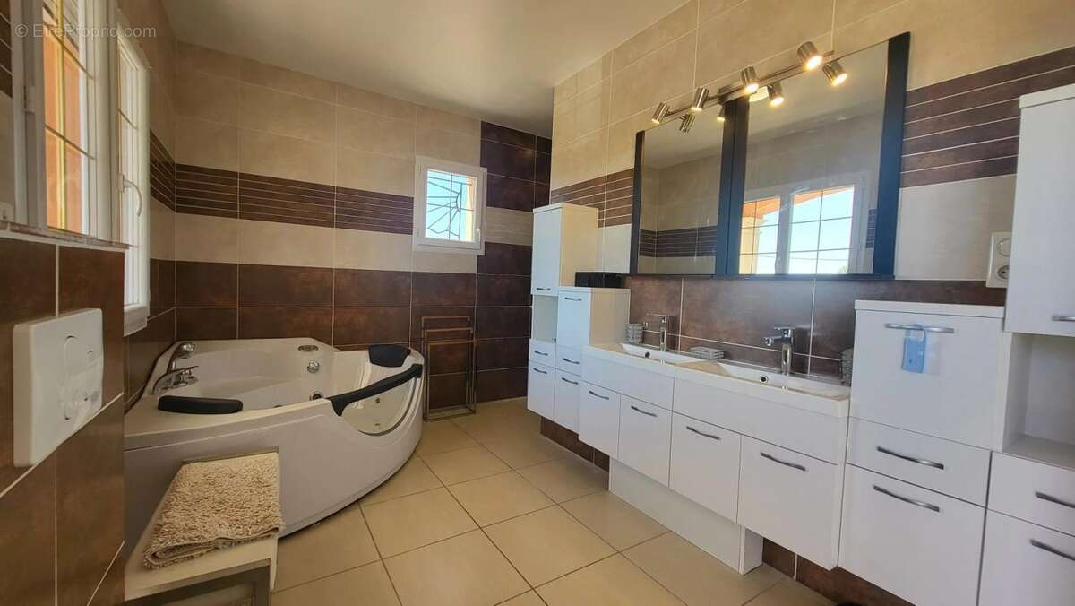 Maison à LAMONZIE-SAINT-MARTIN