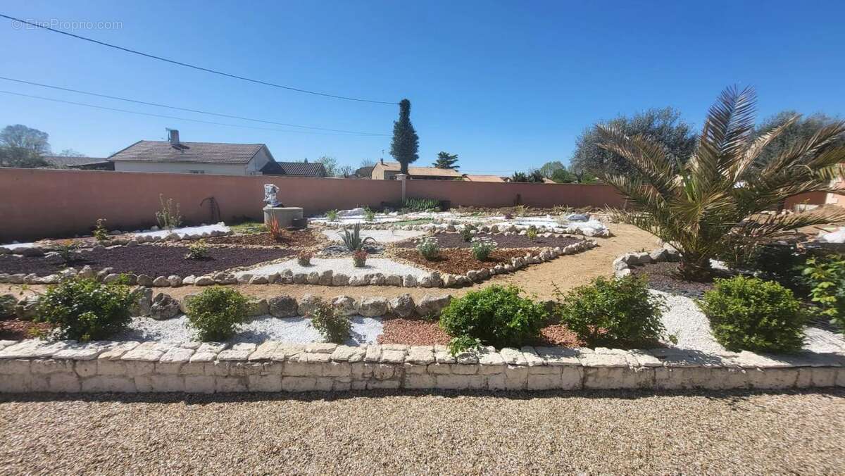 Maison à LAMONZIE-SAINT-MARTIN