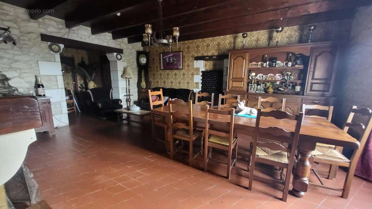 Maison à RAZAC-DE-SAUSSIGNAC