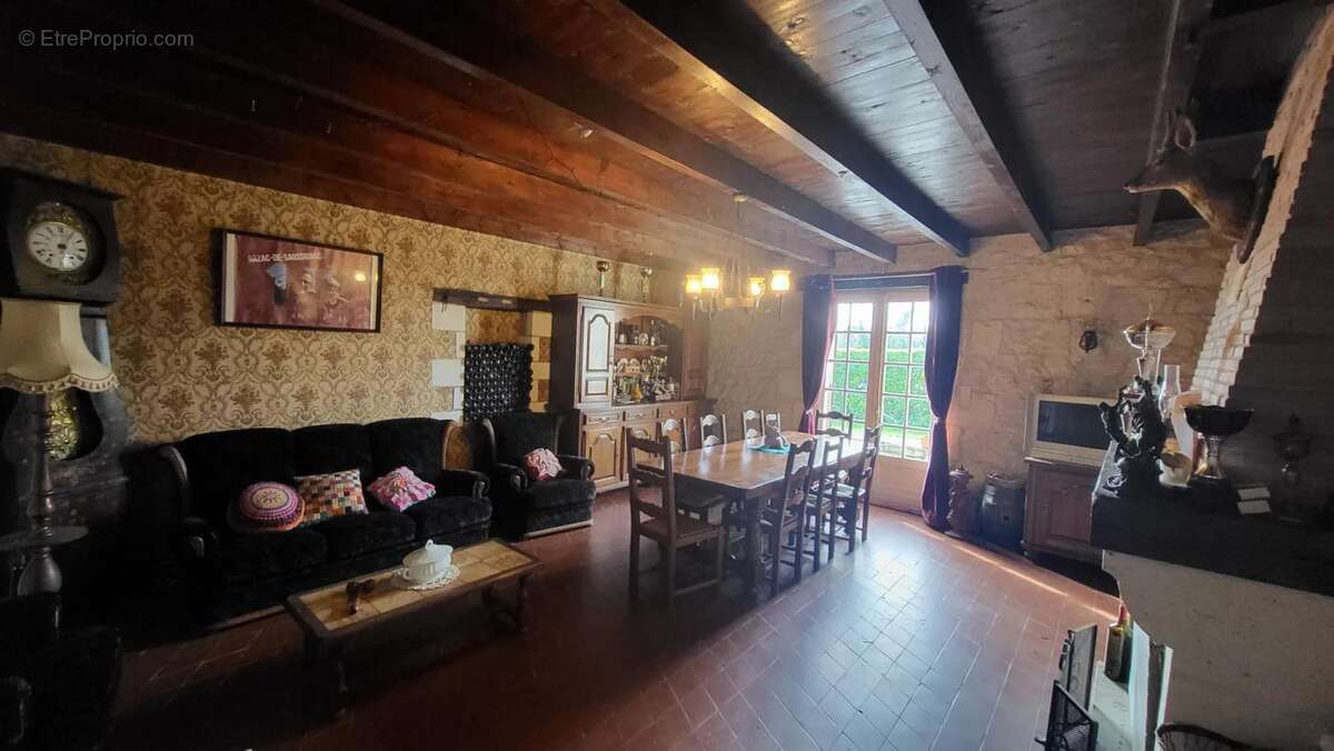 Maison à RAZAC-DE-SAUSSIGNAC