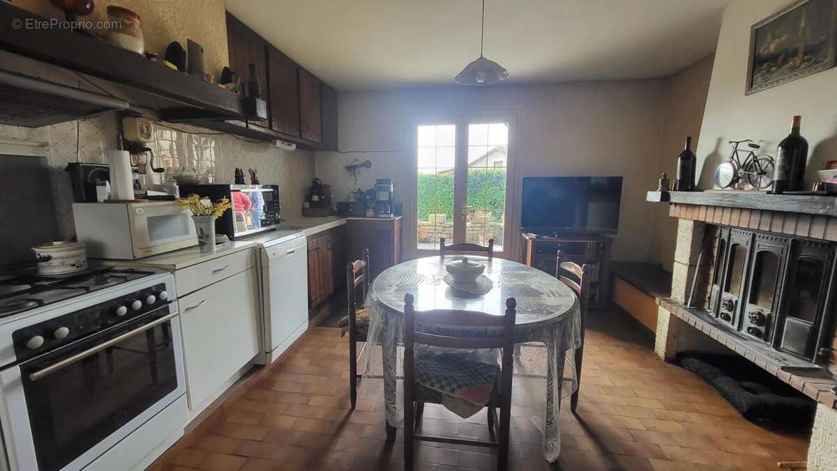 Maison à RAZAC-DE-SAUSSIGNAC