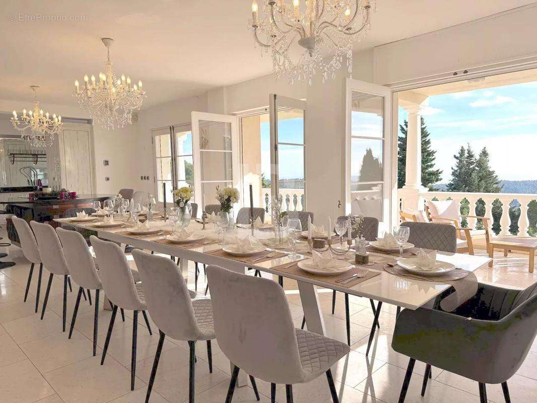 Maison à TOURRETTES-SUR-LOUP