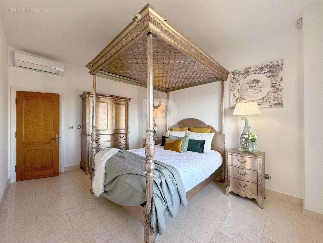 Maison à TOURRETTES-SUR-LOUP