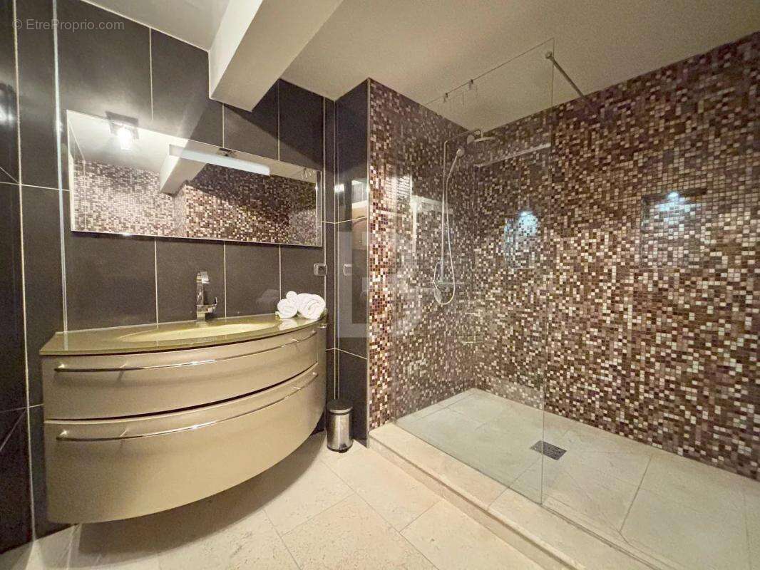 Maison à TOURRETTES-SUR-LOUP