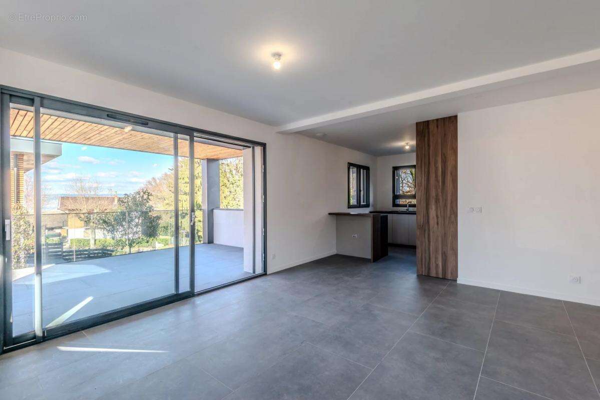 Appartement à NEUVECELLE