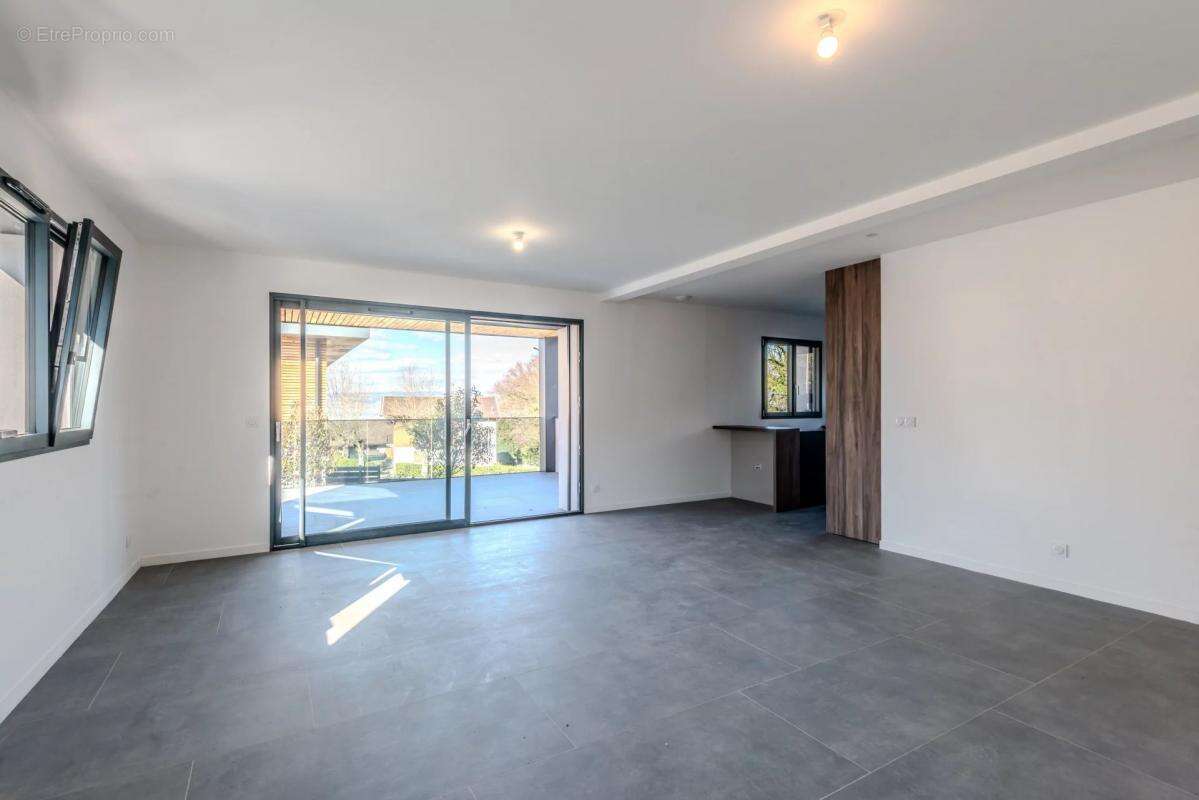 Appartement à NEUVECELLE