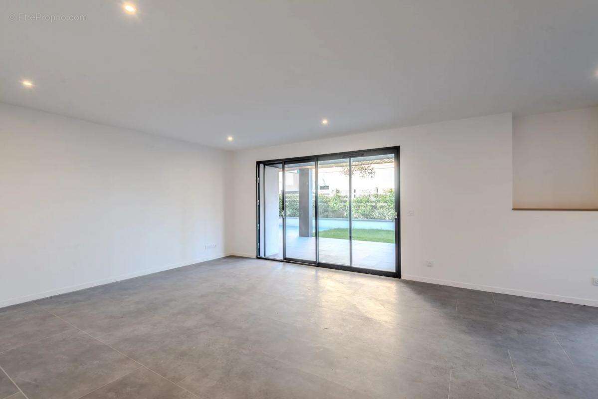 Appartement à NEUVECELLE