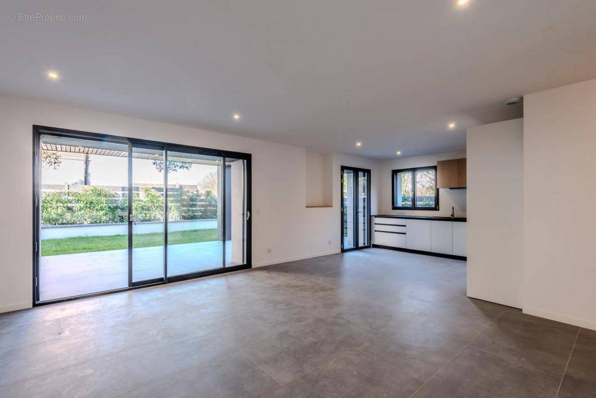 Appartement à NEUVECELLE