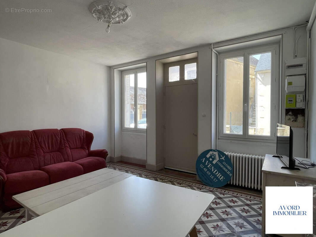 Maison à FARGES-EN-SEPTAINE