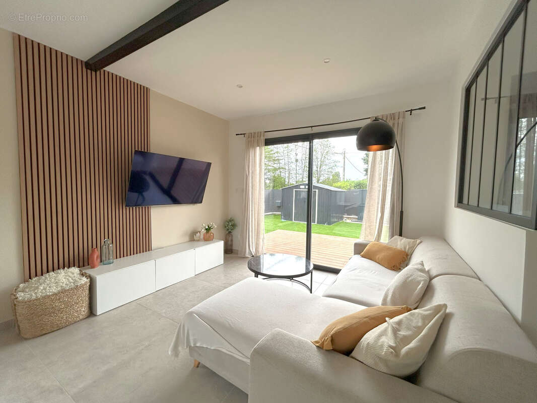 Maison à MONTMERLE-SUR-SAONE